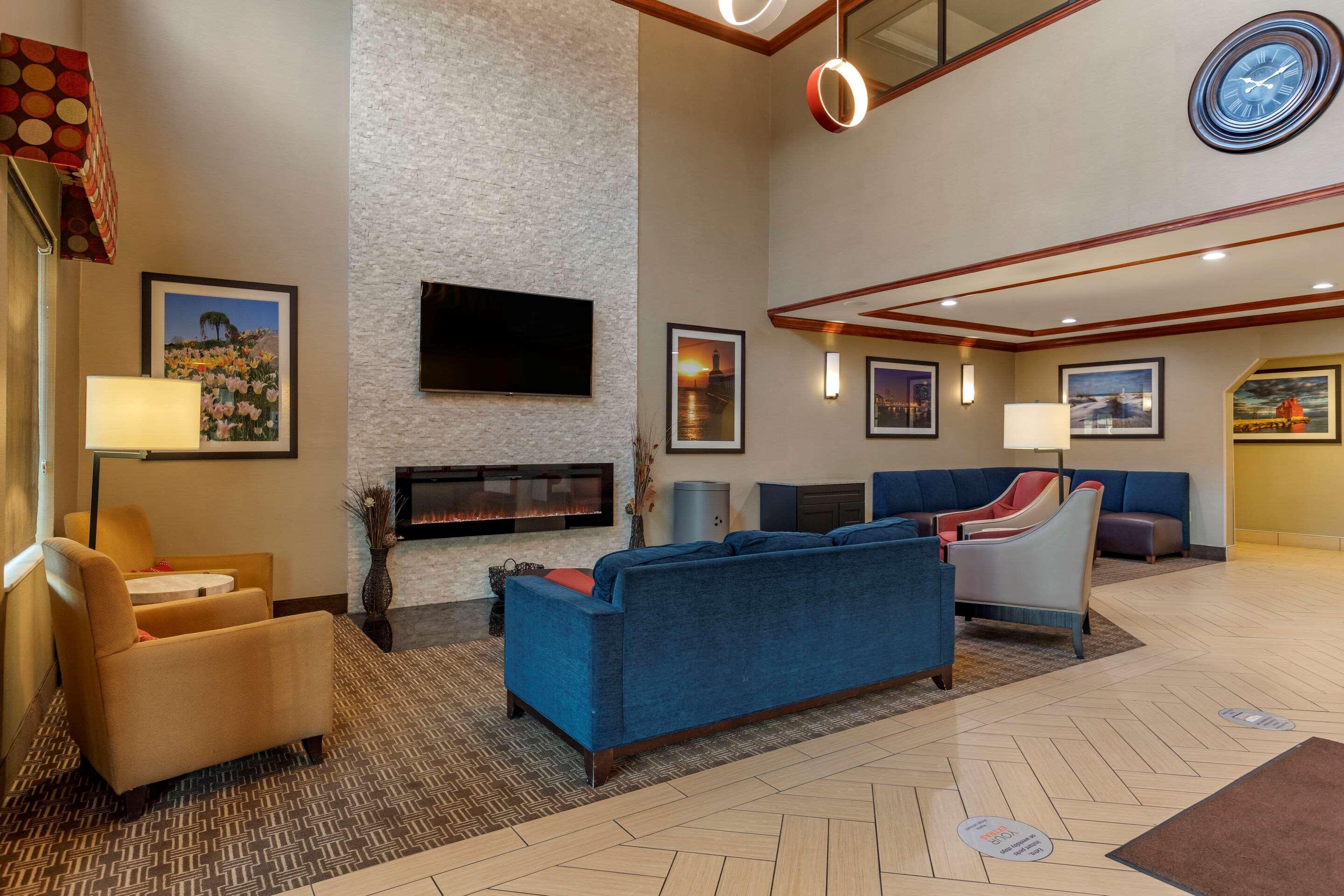 Comfort Suites Grand Rapids South Kentwood Eksteriør bilde